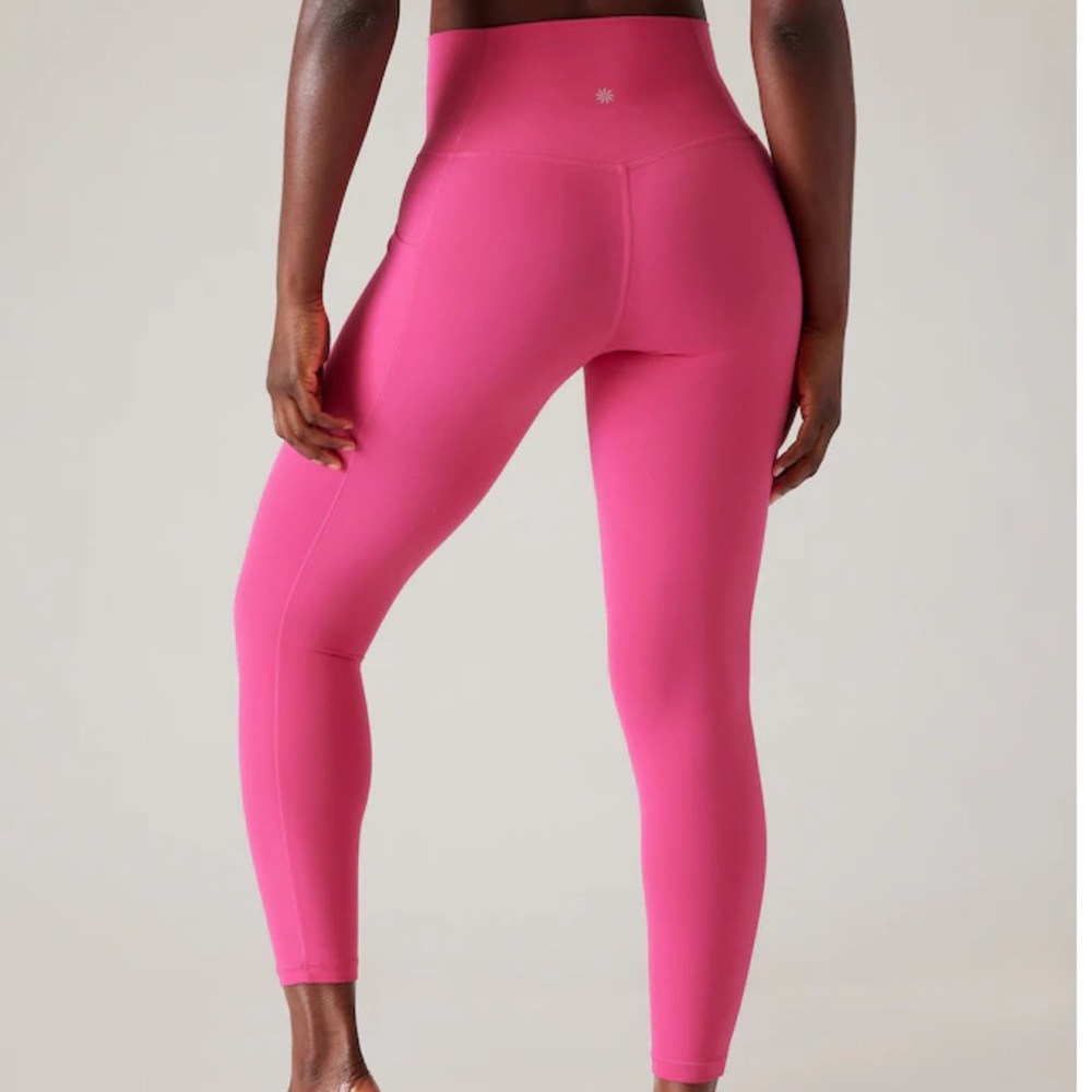 Athleta Salutation Stash 7/8 Tight